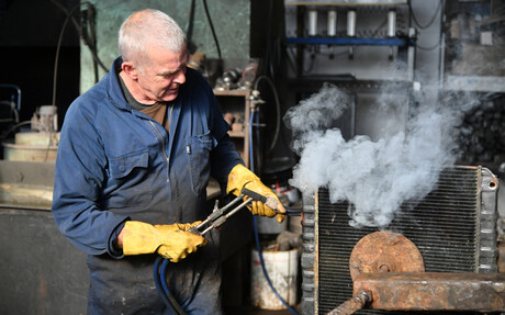 Kaeser Compressors reference project: Kaeser has assisted New Zealand based radiator specialist Trevor French Radiators in reducing its electricity costs by 50 percent.